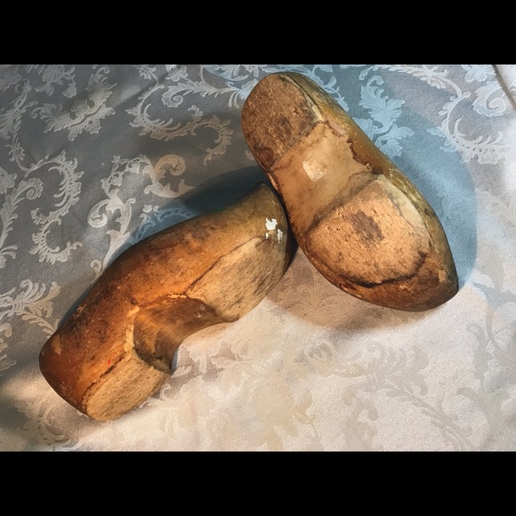 Vintage Rustic Wooden Shoes - Picture 4 of 6
